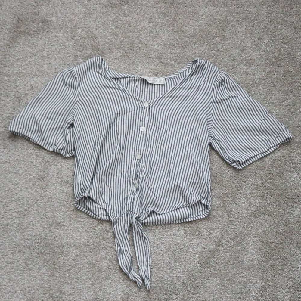 abercrombie & fitch striped button up front tie knot tee